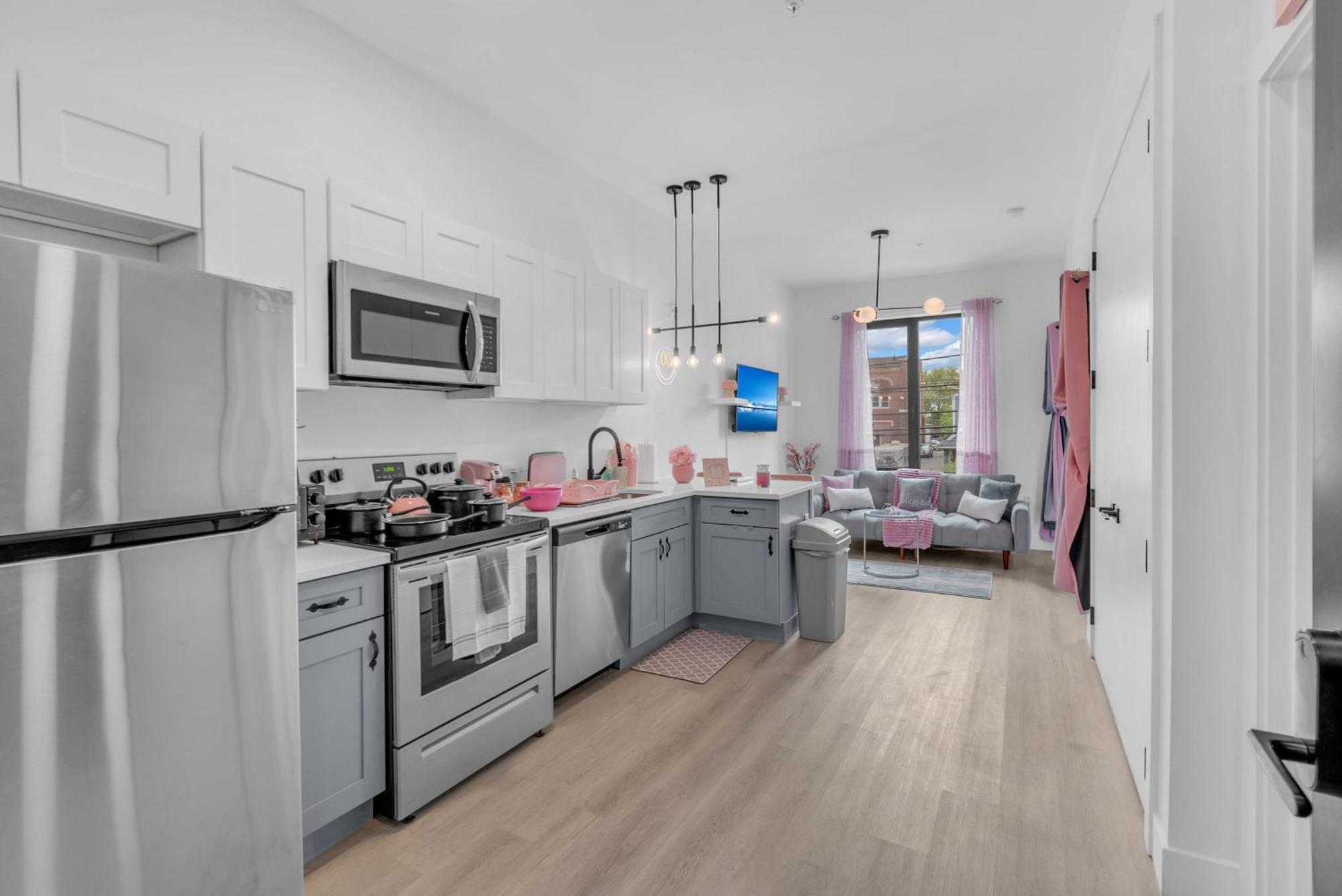 Pink Heaven Indoor Pool, Free Parking, Near Nyc Apartment Elizabeth Exterior foto
