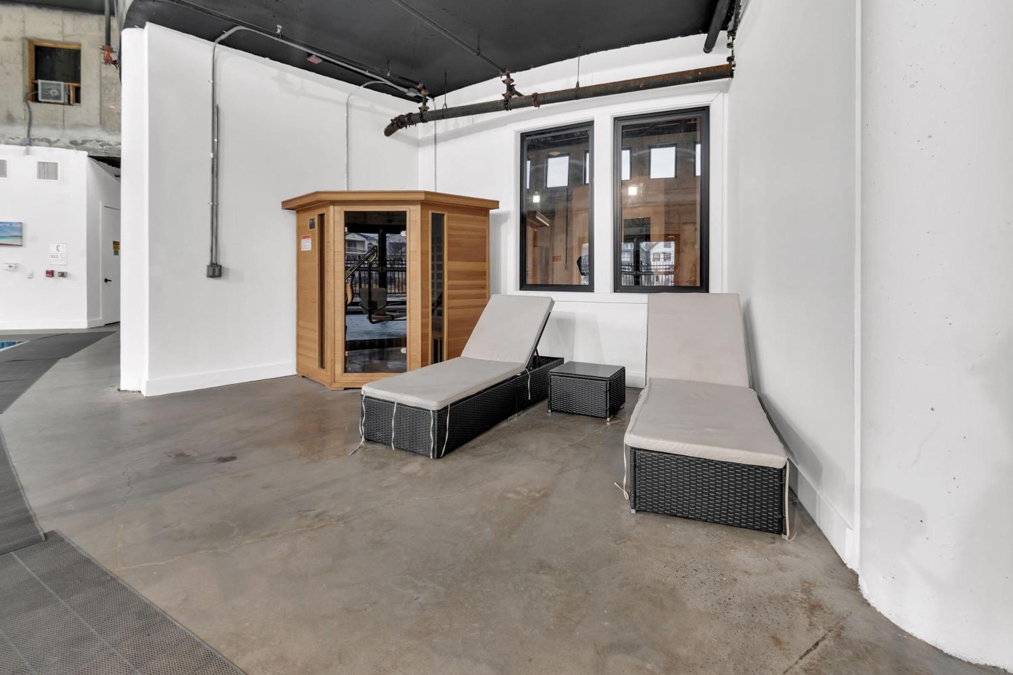 Pink Heaven Indoor Pool, Free Parking, Near Nyc Apartment Elizabeth Exterior foto